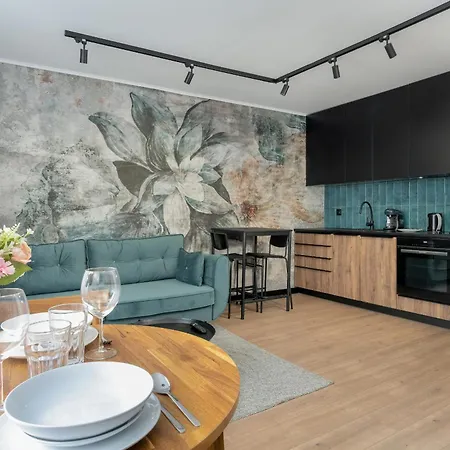 Lägenhet Spacious In A Quiet Area Of By Renters *