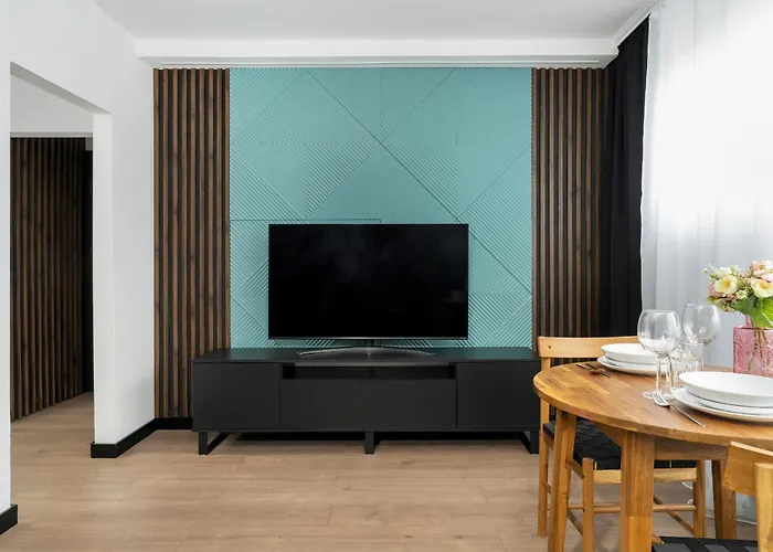 Spacious In A Quiet Area Of By Renters Appartamento Poznań