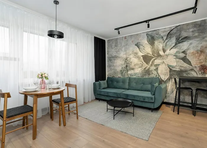 Spacious In A Quiet Area Of By Renters Appartamento *