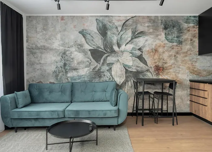 Spacious In A Quiet Area Of By Renters 포즈난