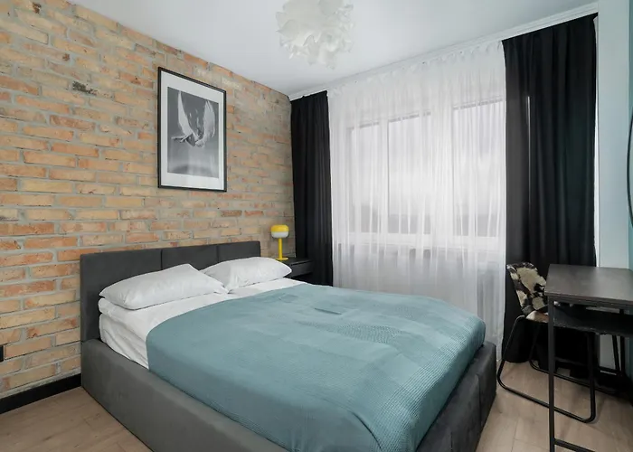 Spacious In A Quiet Area Of By Renters