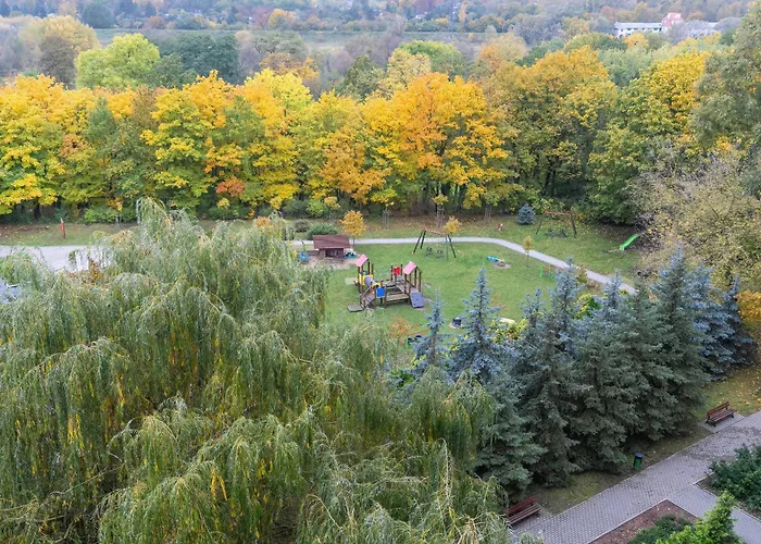 Spacious In A Quiet Area Of By Renters 포즈난