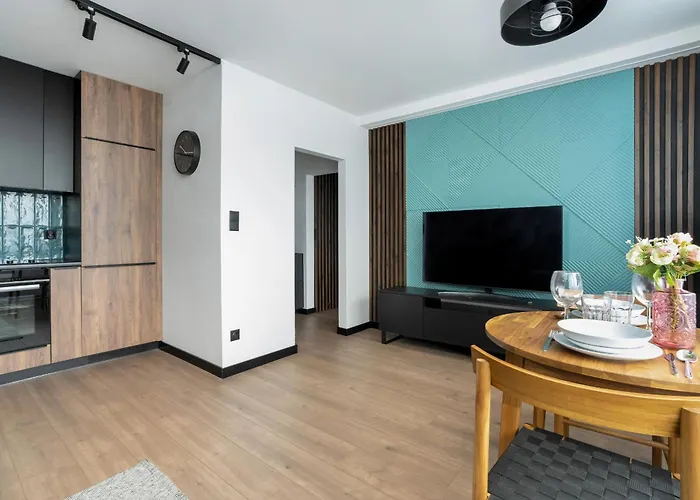 Spacious In A Quiet Area Of By Renters *