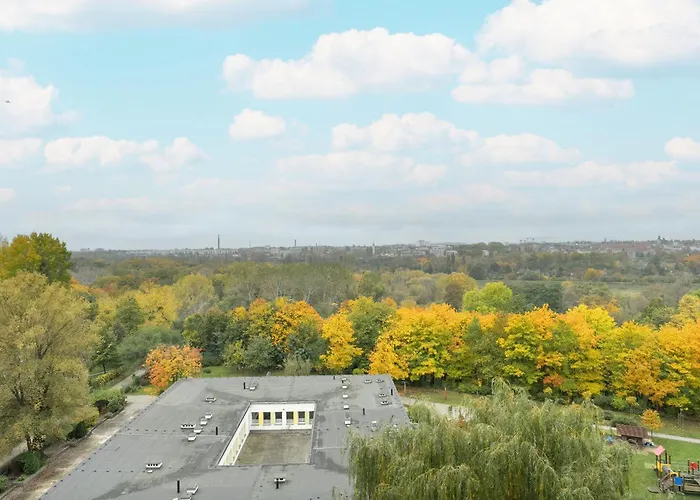 Spacious In A Quiet Area Of By Renters 아파트 포즈난